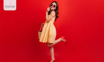 إطلالات الفساتين القصيرة الكاجوال مع الحزام