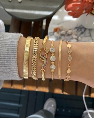 Women's Gold Plated Bracelet Set of 5 - Stylish Accessories for Every Occasion