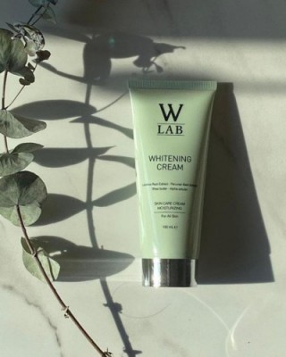 Türk Cilt Beyazlatıcı Beyazlatıcı Krem Yüz Beyazlatma, W-Lab, Alpha Arbutin, Meyan Kökü, Shea Ekstresi, Glabridin, Uzatıcı Etki, 100 ml